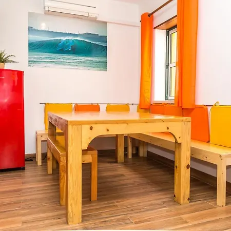 Family House In Baleal 페렐