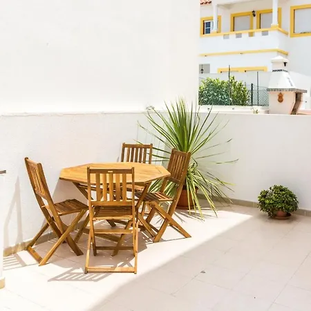 Family House In Baleal *